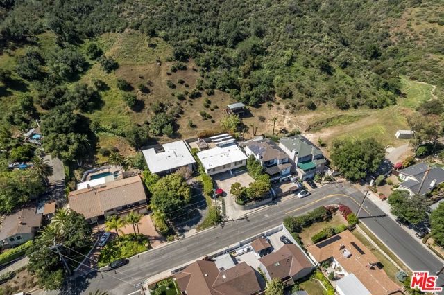 8554 Day Street, Sunland CA: https://media.crmls.org/mediaz/f9304ee7-d318-4bde-9db2-0774caecf8fc.jpg