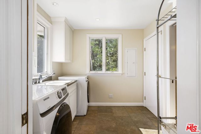 Drew Fenton | 11215 W Sunset Boulevard Los Angeles CA | MLS: 7520415 Drew Fenton | 11215 W Sunset Boulevard Los Angeles CA | MLS: 7520415