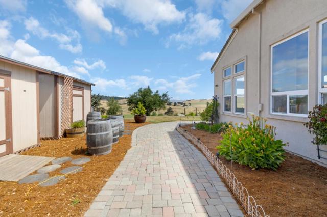 820 Via Vaquero Norte, San Juan Bautista CA: https://media.crmls.org/mediaz/f93196c9-7a84-44f9-831a-af4879033ad7.jpg