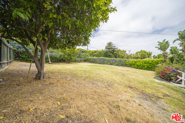 2618 Brian Avenue, Torrance CA: https://media.crmls.org/mediaz/f931e0a8-053b-4317-b882-0e4cf8abebd7.jpg