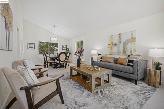 160 Manzanita Pl, Hercules CA: https://media.crmls.org/mediaz/f9322d5b-4951-4d9d-9dc7-8c130c1380e2.jpg