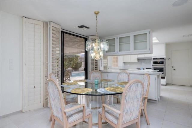 19 Colgate Drive, Rancho Mirage CA: https://media.crmls.org/mediaz/f9323bd2-c791-4446-a3c6-9668d301f4b5.jpg