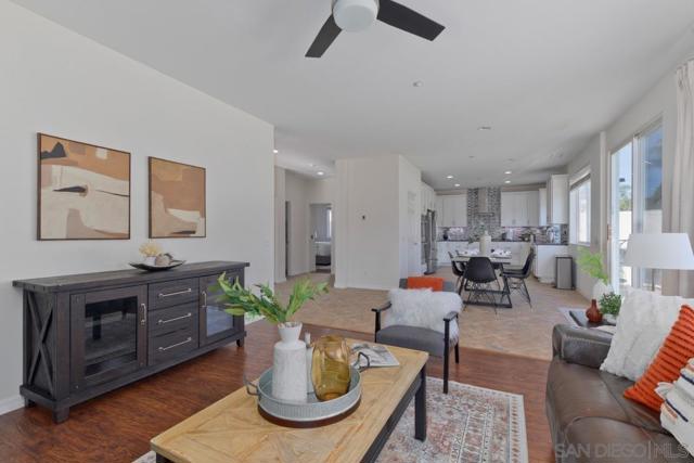 1889 Autumn Ln, Vista CA: https://media.crmls.org/mediaz/f9327887-bced-4882-87e6-b36796da1895.jpg
