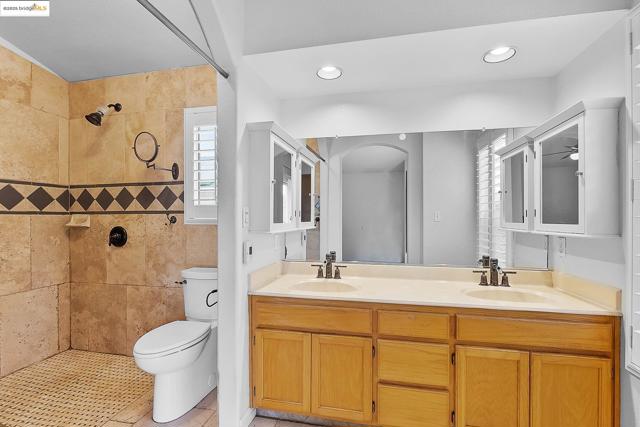 5130 Kegan Ln, Oakley CA: https://media.crmls.org/mediaz/f9355179-0f3e-4b58-a2ae-e27663c38cec.jpg