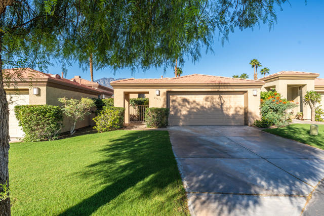 29555 Sandy Court, Cathedral City CA: https://media.crmls.org/mediaz/f935c880-0246-4d7b-8539-b85f42dac157.jpg