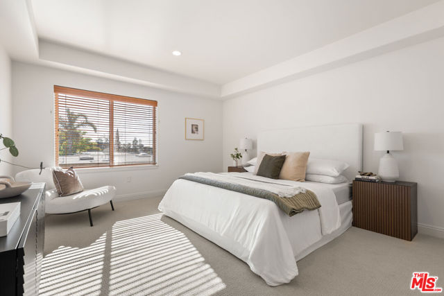 8238 W Manchester Avenue, Playa del Rey CA: https://media.crmls.org/mediaz/f935c957-3579-4ef1-b347-8550d22f855a.jpg