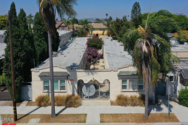 1913 E Broadway, Long Beach CA: https://media.crmls.org/mediaz/f935ee15-dbe0-40c5-8340-8e103aff790a.jpg