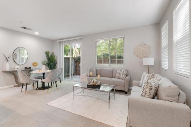 271 Washington Drive, Brentwood CA: https://media.crmls.org/mediaz/f935f44e-7593-4d6a-a564-846fc3ff17f5.jpg