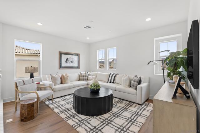 948 Visalia Pl, San Marcos CA: https://media.crmls.org/mediaz/f935f53f-85ba-4116-b484-e906e7408ceb.jpg