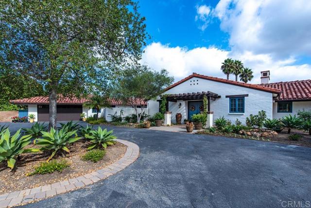 Detail Gallery Image 8 of 11 For 17925 Avenida Alondra, Rancho Santa Fe,  CA 92067 - 4 Beds | 4/1 Baths