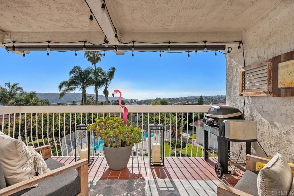 2327 Caringa Way - photo 17