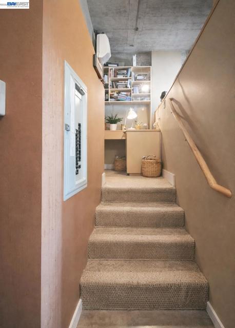 201 4Th St, Oakland CA: https://media.crmls.org/mediaz/f936bbd1-6d11-47bf-9d8e-9a1774aef73e.jpg