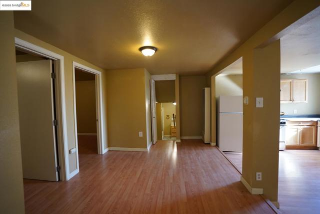 6084 Monterey AVE, Richmond CA: https://media.crmls.org/mediaz/f936d5a6-4f14-4d04-af88-acb2f094ef60.jpg