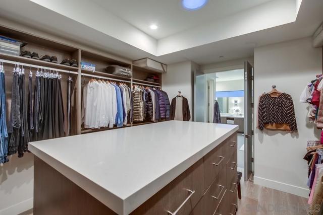 2885 Gate Three Place, Chula Vista CA: https://media.crmls.org/mediaz/f937222a-3fdd-4727-b7f1-5918f6d123f0.jpg