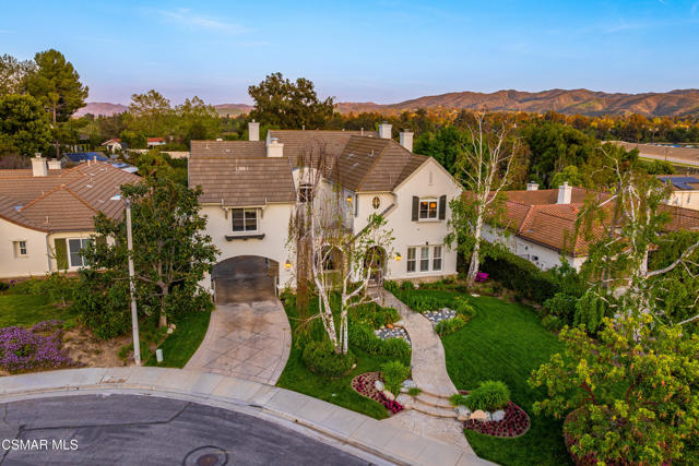 1008 N Country Club Drive, Simi Valley CA: https://media.crmls.org/mediaz/f9372593-493e-45b2-9c3b-b94e9e15d446.jpg
