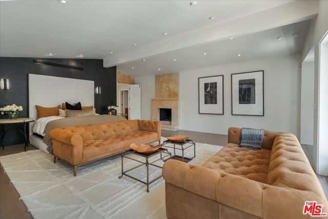 1100 Pine Drive, Beverly Hills CA: https://media.crmls.org/mediaz/f93770fc-4872-44f2-b8e2-2f6f2f1265c5.jpg