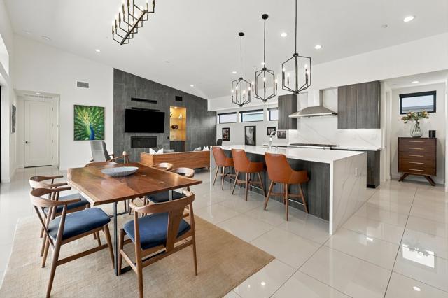 160 Obsidian Loop N, Palm Springs, CA 92264