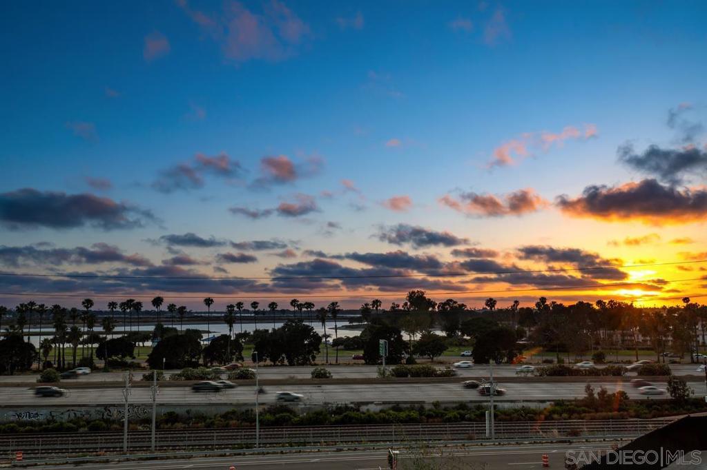 https://media.crmls.org/mediaz/f937c83f-912d-45eb-a895-4109f15068a6.jpg?preset=X-Large