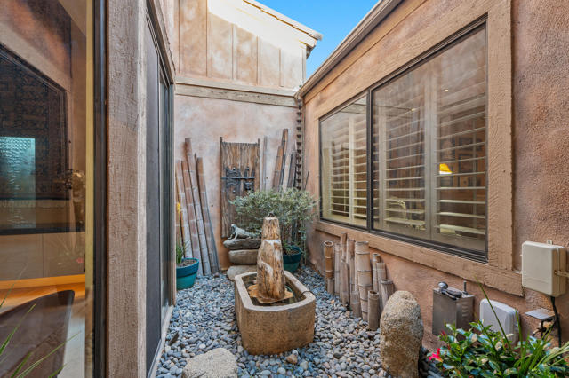 402 Running Springs Drive, Palm Desert, CA 92211