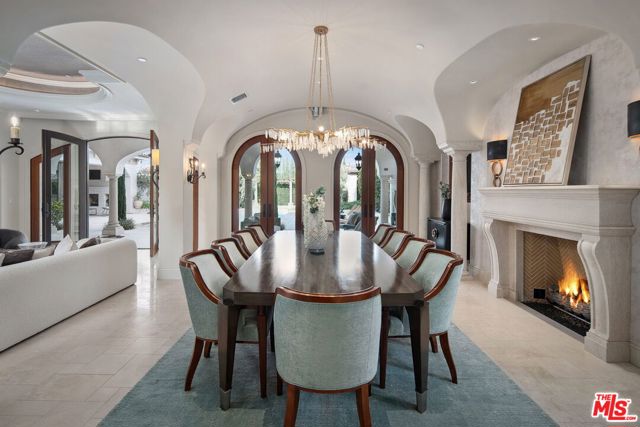 6882 Arizona Avenue, Los Angeles CA: https://media.crmls.org/mediaz/f937e4bc-965d-4597-9480-f7373e13d2c3.jpg