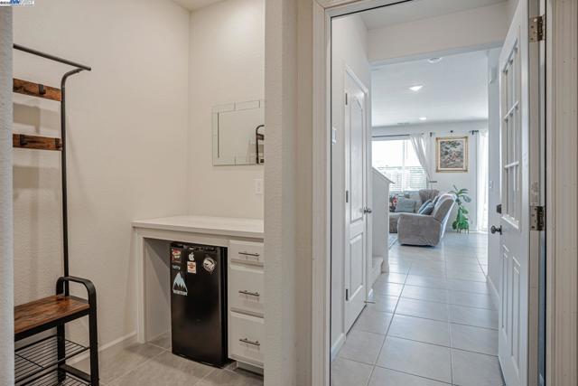859 Helmsley Dr, Vacaville CA: https://media.crmls.org/mediaz/f93826dc-511a-4997-ac0b-e3cd085deaa8.jpg