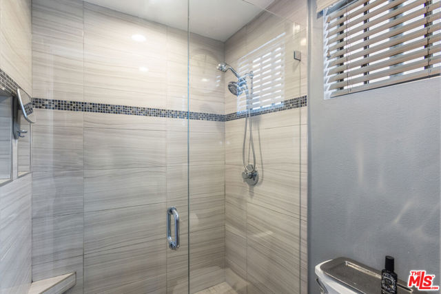 15161 Magnolia Boulevard, Sherman Oaks CA: https://media.crmls.org/mediaz/f9389214-4193-4cba-a121-d8d8df2c9f68.jpg