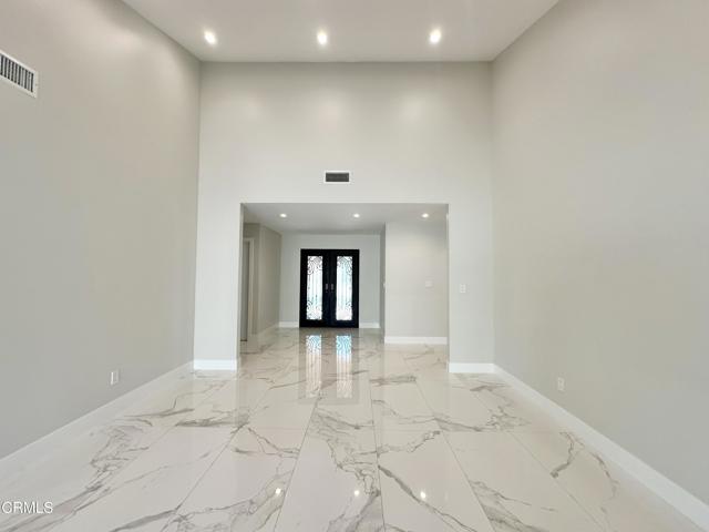 Detail Gallery Image 6 of 30 For 10462 Yarmouth Ave, Granada Hills,  CA 91344 - 4 Beds | 2 Baths
