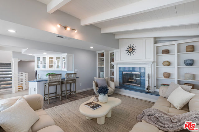 1448 Nathan Lane, Ventura CA: https://media.crmls.org/mediaz/f939a926-e52f-492c-a6dd-da240d2a1783.jpg