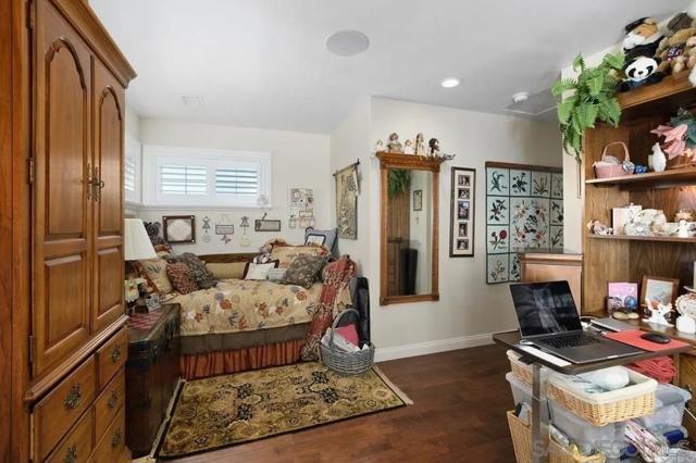 3868 Avenida Feliz, Rancho Santa Fe CA: https://media.crmls.org/mediaz/f939c7aa-d6bf-4b05-a985-dd8fd9ee3470.jpg