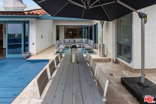 5916 Via Zurita, La Jolla CA: https://media.crmls.org/mediaz/f939d310-15be-42fb-8c67-0f962972d535.jpg