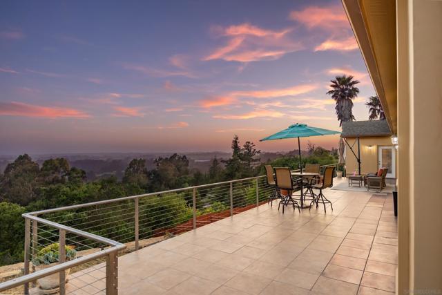 960 Smith Rd, Watsonville CA: https://media.crmls.org/mediaz/f93a27c9-e1a8-4dd6-9431-414644026f18.jpg