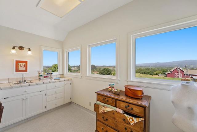 180 Dicicco Terrace, Watsonville CA: https://media.crmls.org/mediaz/f93a79df-d84e-4c99-a878-0f25d5ba126e.jpg