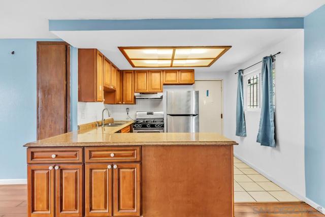 935 Ramona Ave, Spring Valley CA: https://media.crmls.org/mediaz/f93a97dd-0fb1-47ee-80ad-a84b5408d1ad.jpg