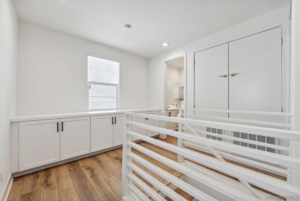 MLS #250035606SD img 30