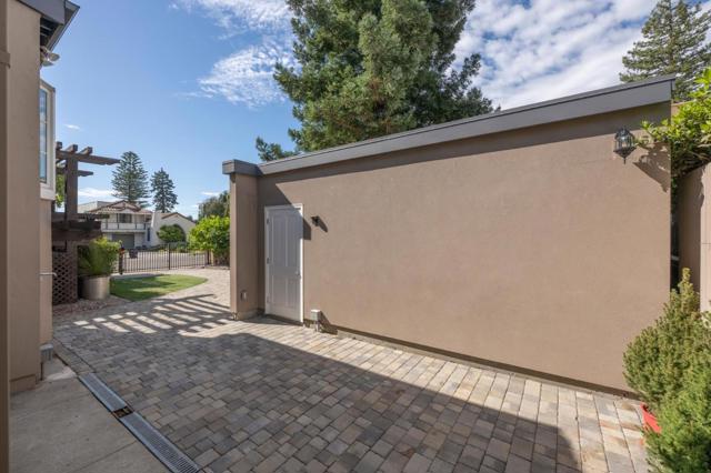 Image 49 of 64 For 1120 Palm Avenue