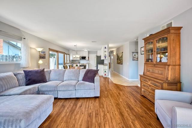 13144 Avenida Grande, San Diego CA: https://media.crmls.org/mediaz/f93bd26b-a557-457d-8277-906e7700357f.jpg