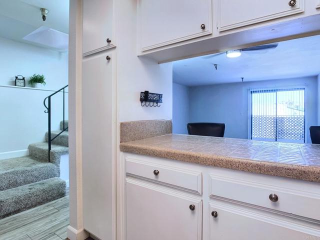 Detail Gallery Image 4 of 17 For 1166 Decker St #D,  El Cajon,  CA 92019 - 2 Beds | 2/1 Baths