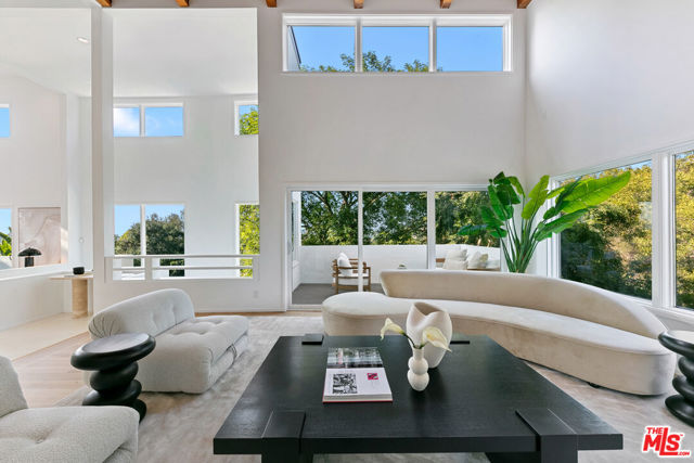 6969 Woodrow Wilson Drive, Los Angeles CA: https://media.crmls.org/mediaz/f93c07da-49ae-41bd-a3ec-ae42ef8e62ab.jpg
