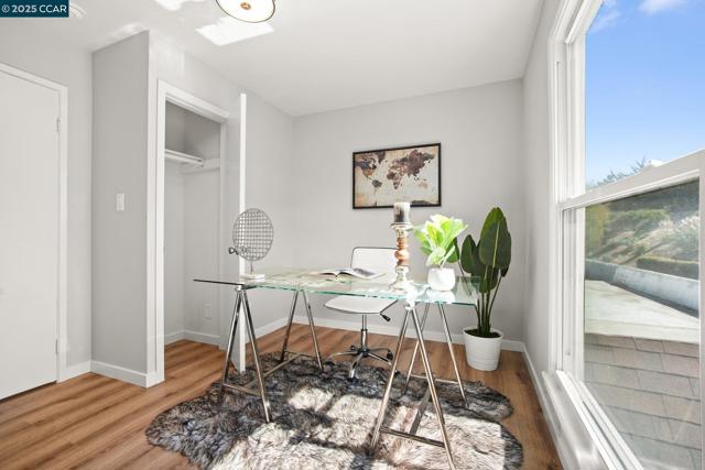 989 Parkside Dr, Richmond CA: https://media.crmls.org/mediaz/f93c6f86-c95a-4511-a0cc-289a30f19d88.jpg