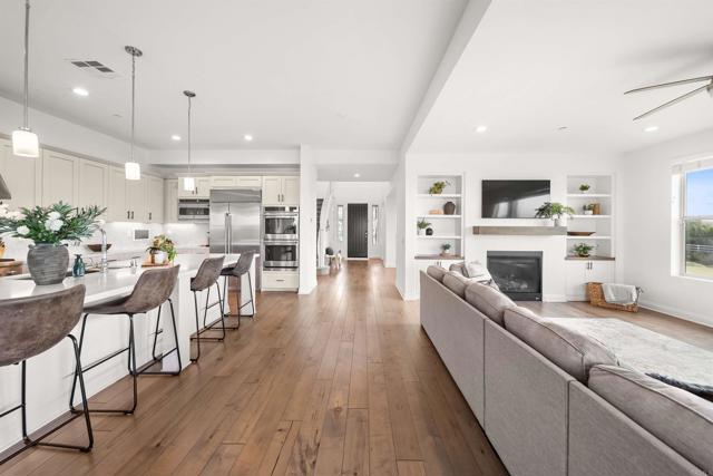 Detail Gallery Image 10 of 75 For 14546 Highcrest Ct, Poway,  CA 92064 - 5 Beds | 4/1 Baths