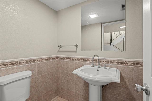 Image 9 of 67 For 2604 Sierra Vista Court Court