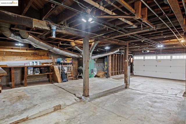 262 Byxbee St, San Francisco CA: https://media.crmls.org/mediaz/f93c82bb-0681-4771-a0ef-95e3dc83c440.jpg