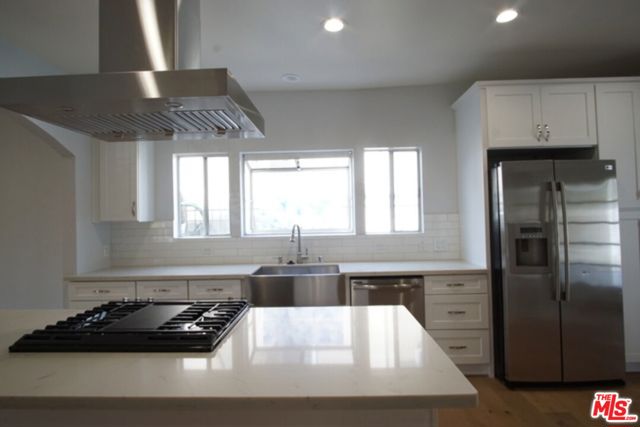 830 3rd Avenue, Los Angeles CA: https://media.crmls.org/mediaz/f93d0ee5-c3de-4cfe-81f0-d2a526d9faab.jpg