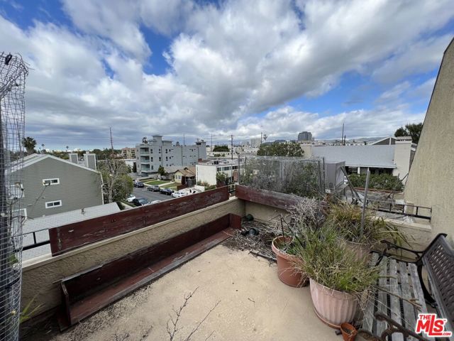 Image 3 for 1733 Brockton Ave #1, Los Angeles, CA 90025