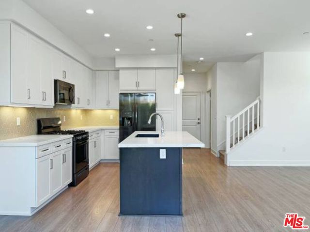 7105 TAMPA Avenue, Reseda CA: https://media.crmls.org/mediaz/f93e26ad-8b90-4373-bd03-aa1f3d57261c.jpg