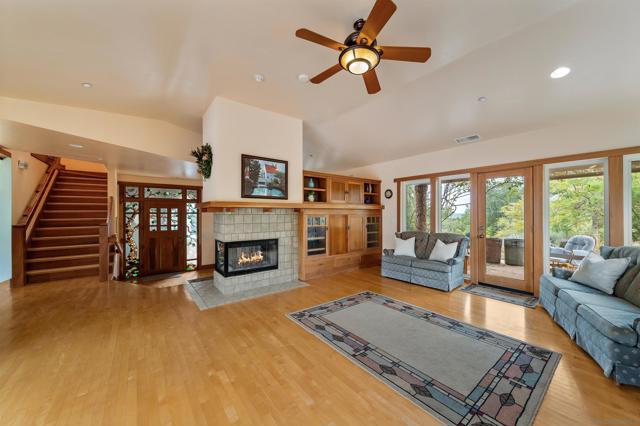 6132 Rainbow Heights Rd, Fallbrook CA: https://media.crmls.org/mediaz/f93e3812-7725-4cd5-87c1-7c3ec5526608.jpg