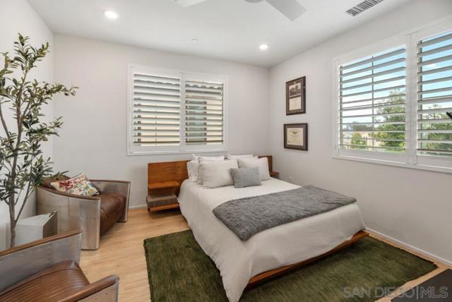1569 Wildgrove Way, Vista CA: https://media.crmls.org/mediaz/f93e4c50-e4e3-493b-a1d2-181fe7997c51.jpg