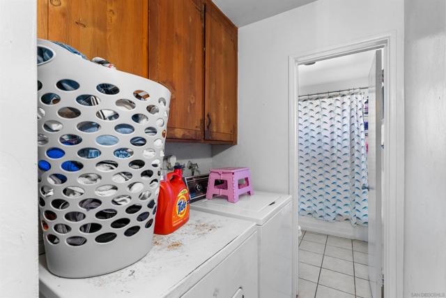 2673 Massachusetts Ave, Lemon Grove CA: https://media.crmls.org/mediaz/f93ebf68-19d8-4e86-89f7-5ee98c6b2412.jpg