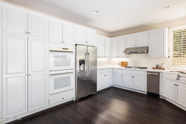 2874 Venezia Lane, Thousand Oaks CA: https://media.crmls.org/mediaz/f93f17d5-b62f-476b-bfa6-c35ec5ec57d7.jpg