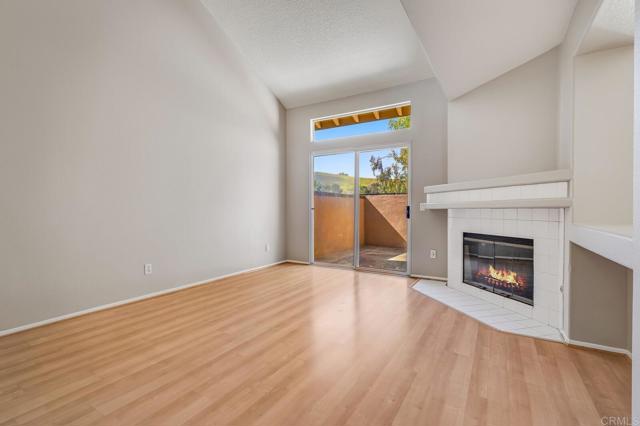 Detail Gallery Image 4 of 37 For 421 S Rosemary Ln, Anaheim Hills,  CA 92808 - 2 Beds | 2/1 Baths